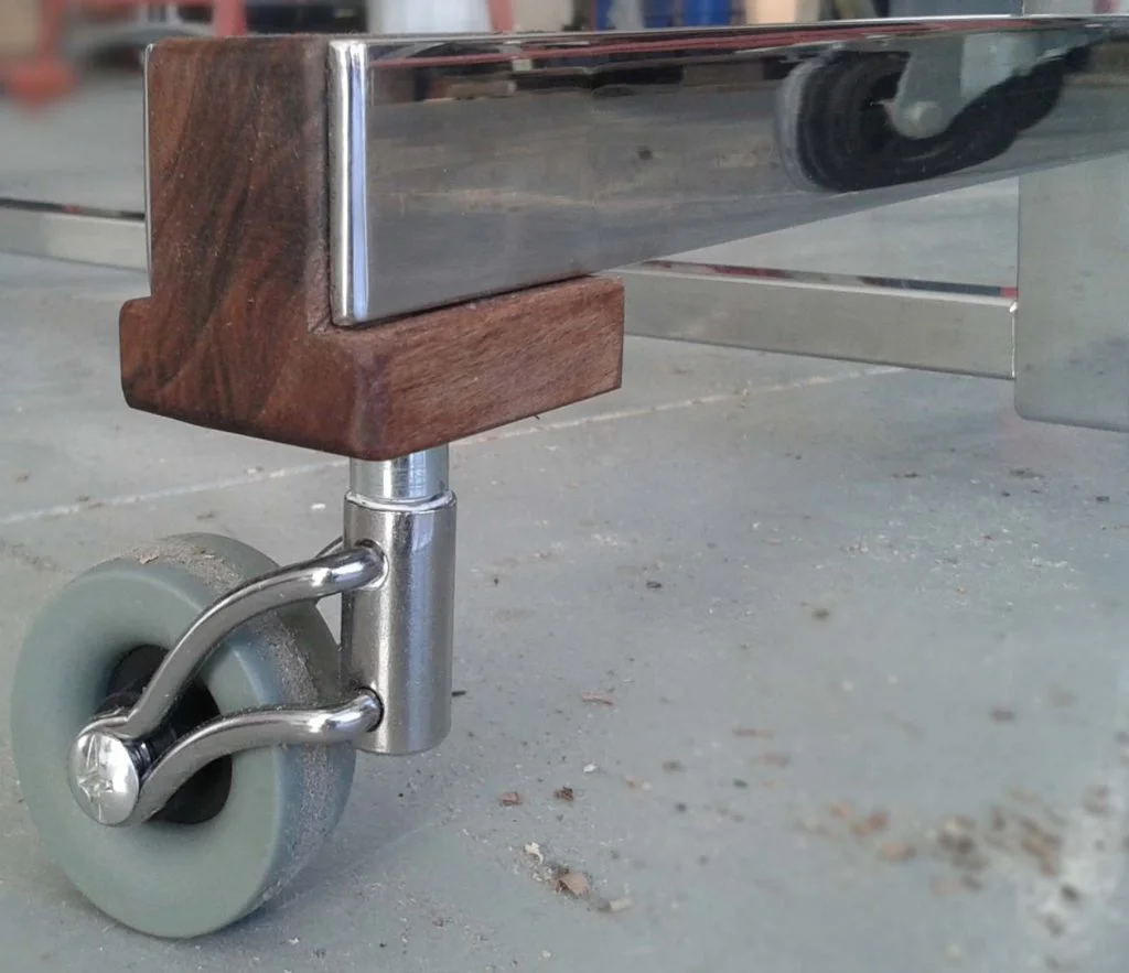 perchero en acero inoxidable madera mueble deseño talleracero tam
